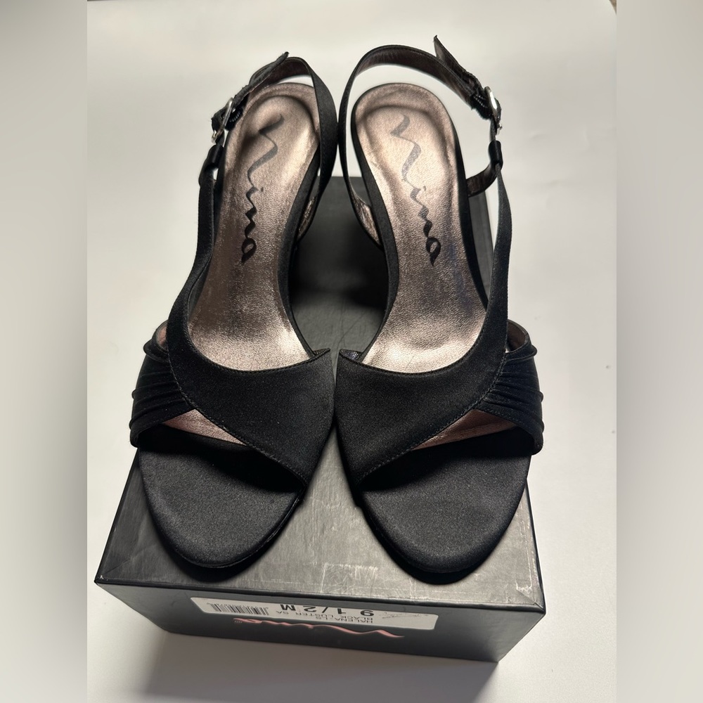 Nina Halena Black Fabric Uppers Sandals New w/ Box